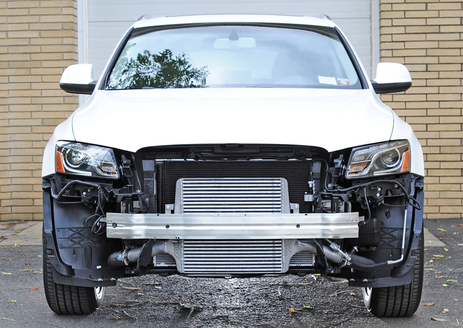 AWE Front Mounted Intercooler for 8R Q5 2.0T - Mounted