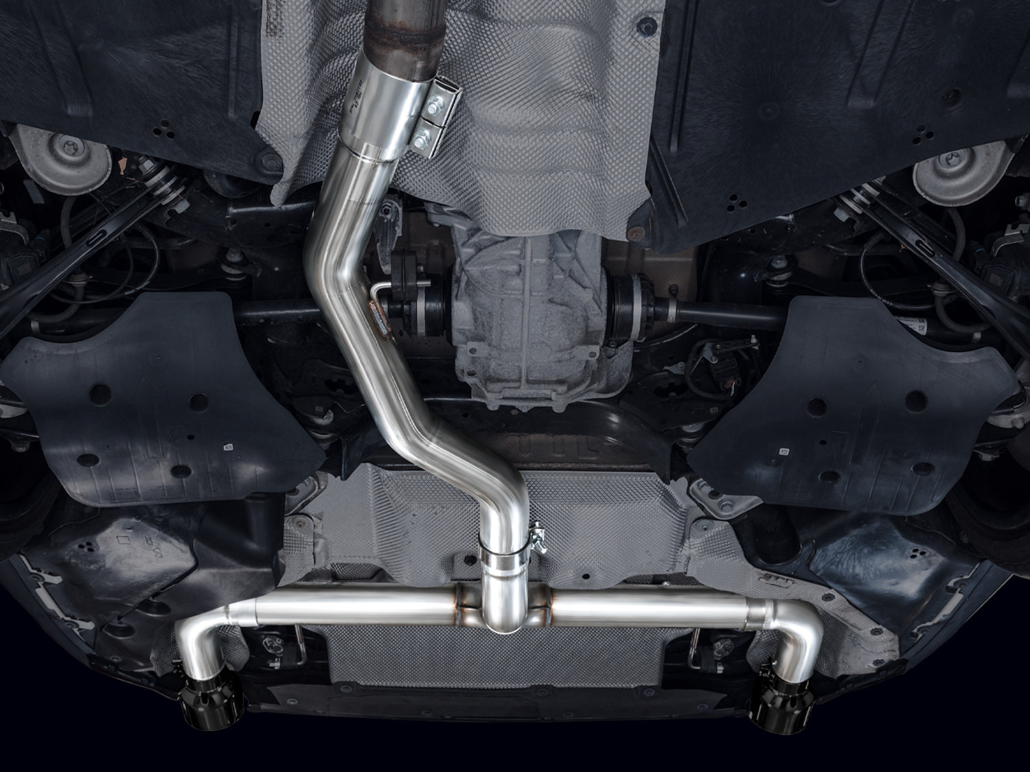 AWE Track Edition Axleback Exhaust for BMW G2X 330i/430i - Diamond Black - Mounted