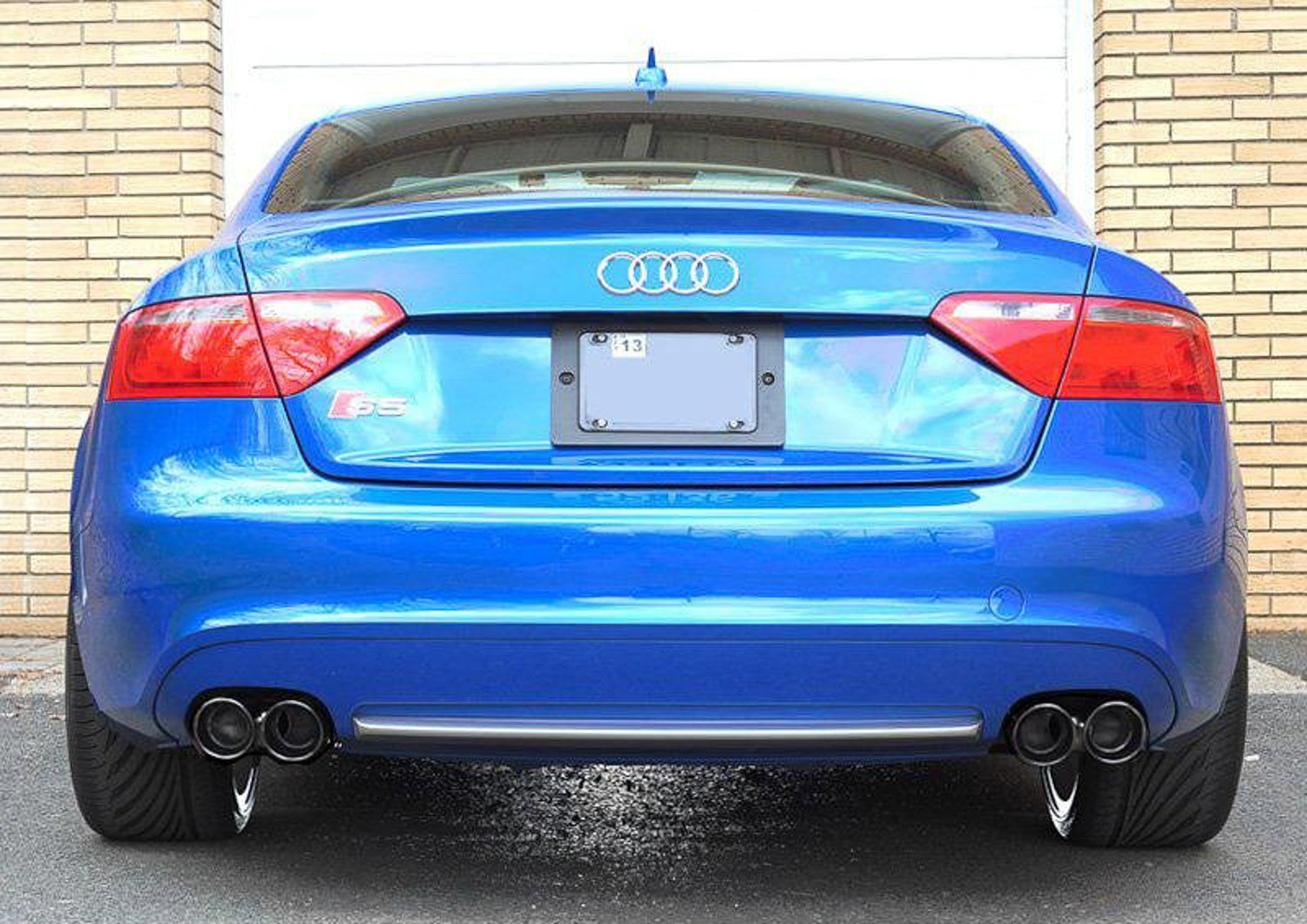 AWE Track Edition Exhaust System for B8 S5 4.2L - Chrome Silver Tips - out of package