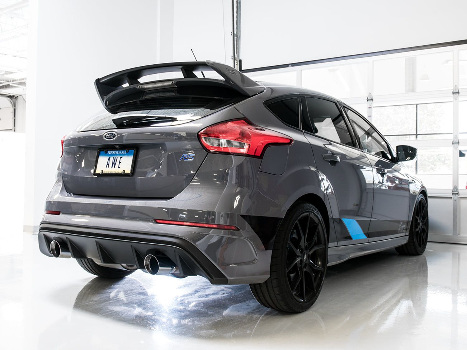 AWE SwitchPath™ Cat-back Exhaust (with Remote) for Ford Focus RS - Diamond Black Tips - Mounted