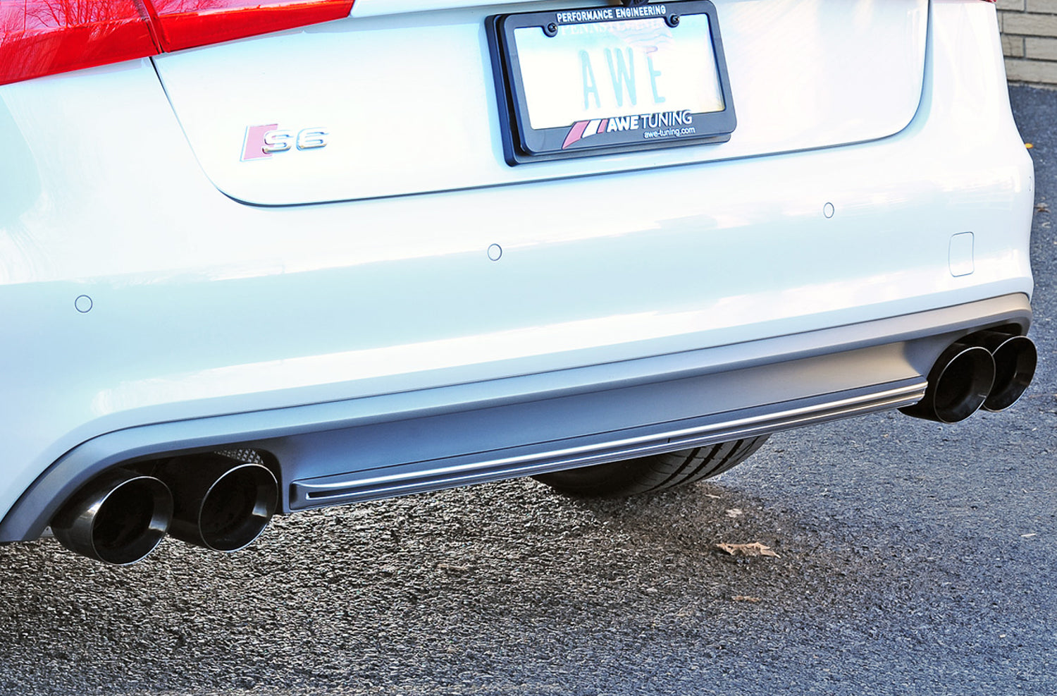 AWE Track Edition Exhaust for Audi C7 S6 4.0T - Diamond Black Tips - Mounted