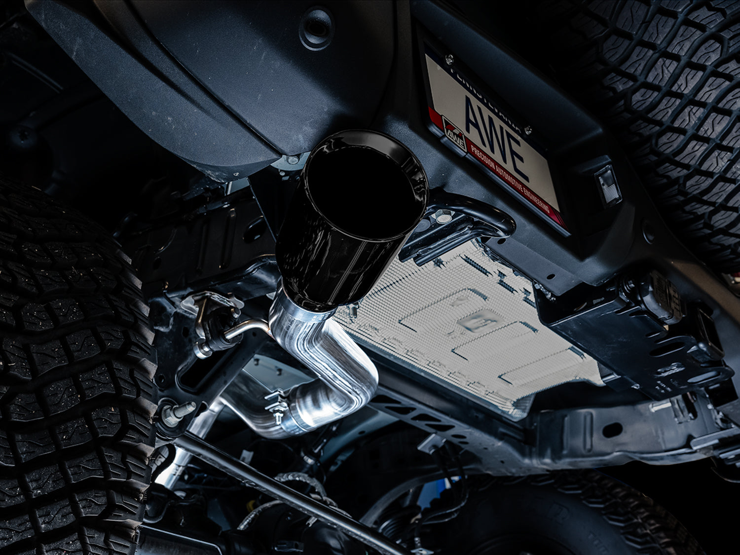 AWE 0FG Catback Exhaust for Ford Bronco with BashGuard™ - Single 5" Diamond Black Tip - Mounted