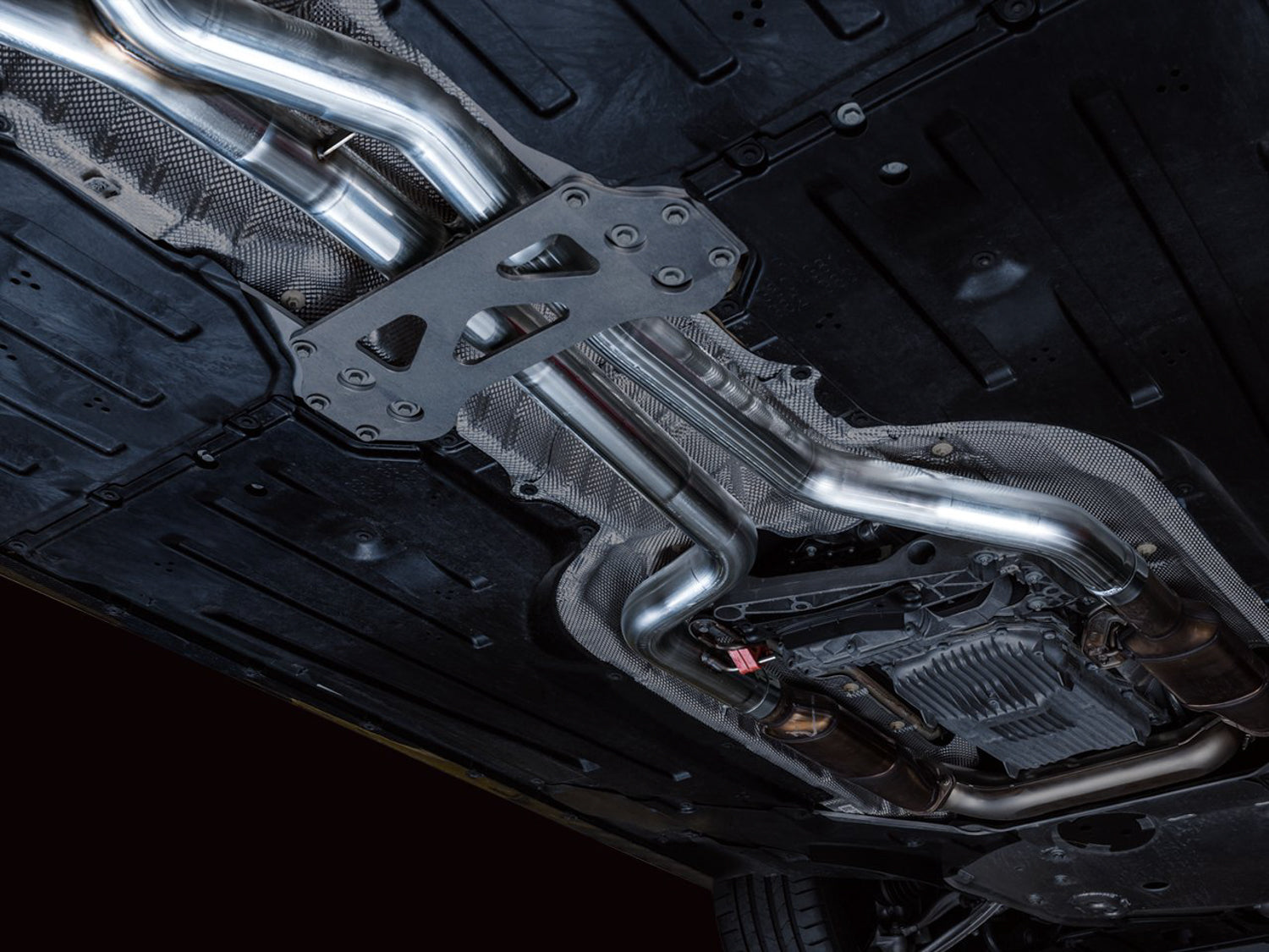 AWE Non-Resonated Performance Mid Pipe for BMW G8X M2/M3/M4 - Mounted