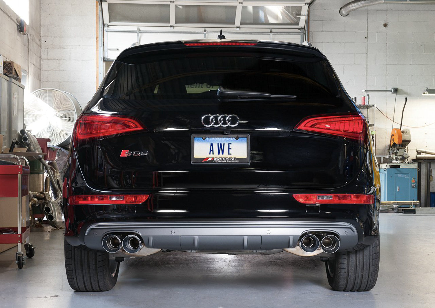 AWE Touring Edition Exhaust for 8R SQ5 - Quad Outlet, Diamond Black Tips - Mounted