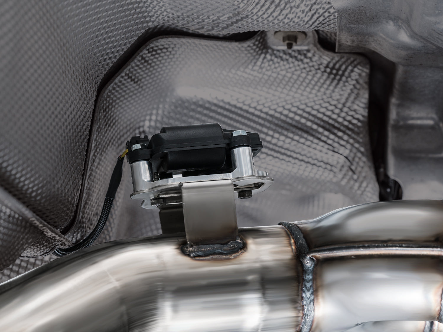 AWE Track Edition Exhaust for BMW G87 M2 - Chrome Silver Tips - Mounted