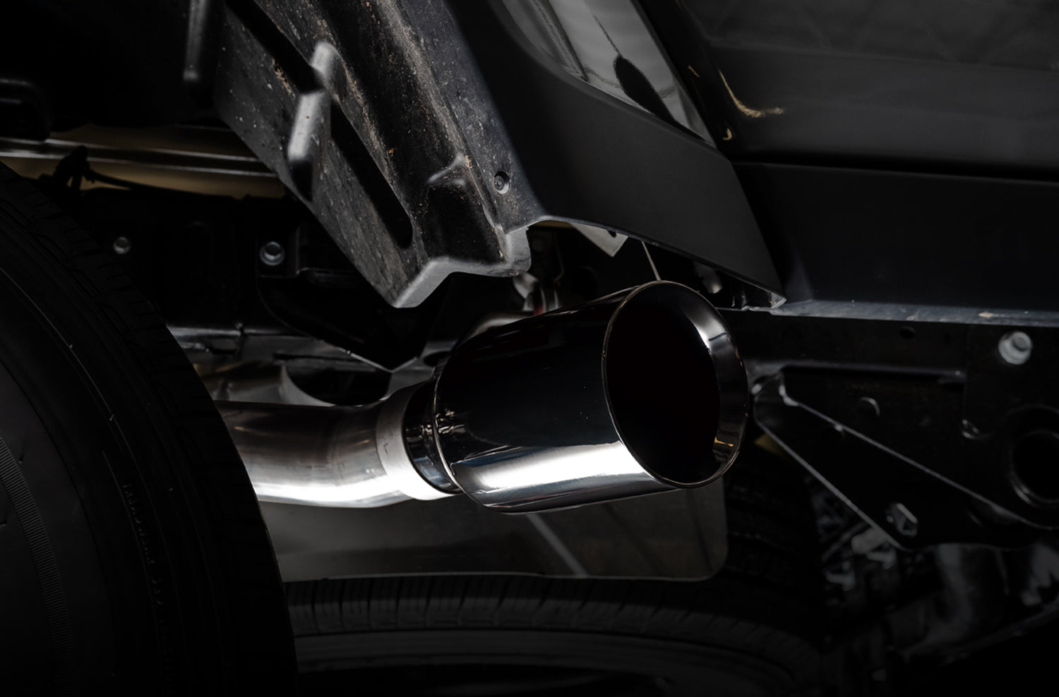 AWE Tread Edition Catback Single-Side Exhaust for Jeep JT 3.6L - Diamond Black Tip - out of package