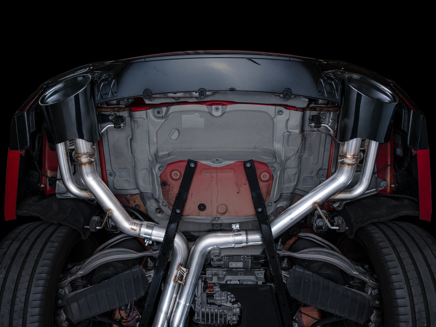 AWE SwitchPath™ Exhaust for C8 Audi RS 6/RS 7 - Diamond Black RS-style Tips - Mounted
