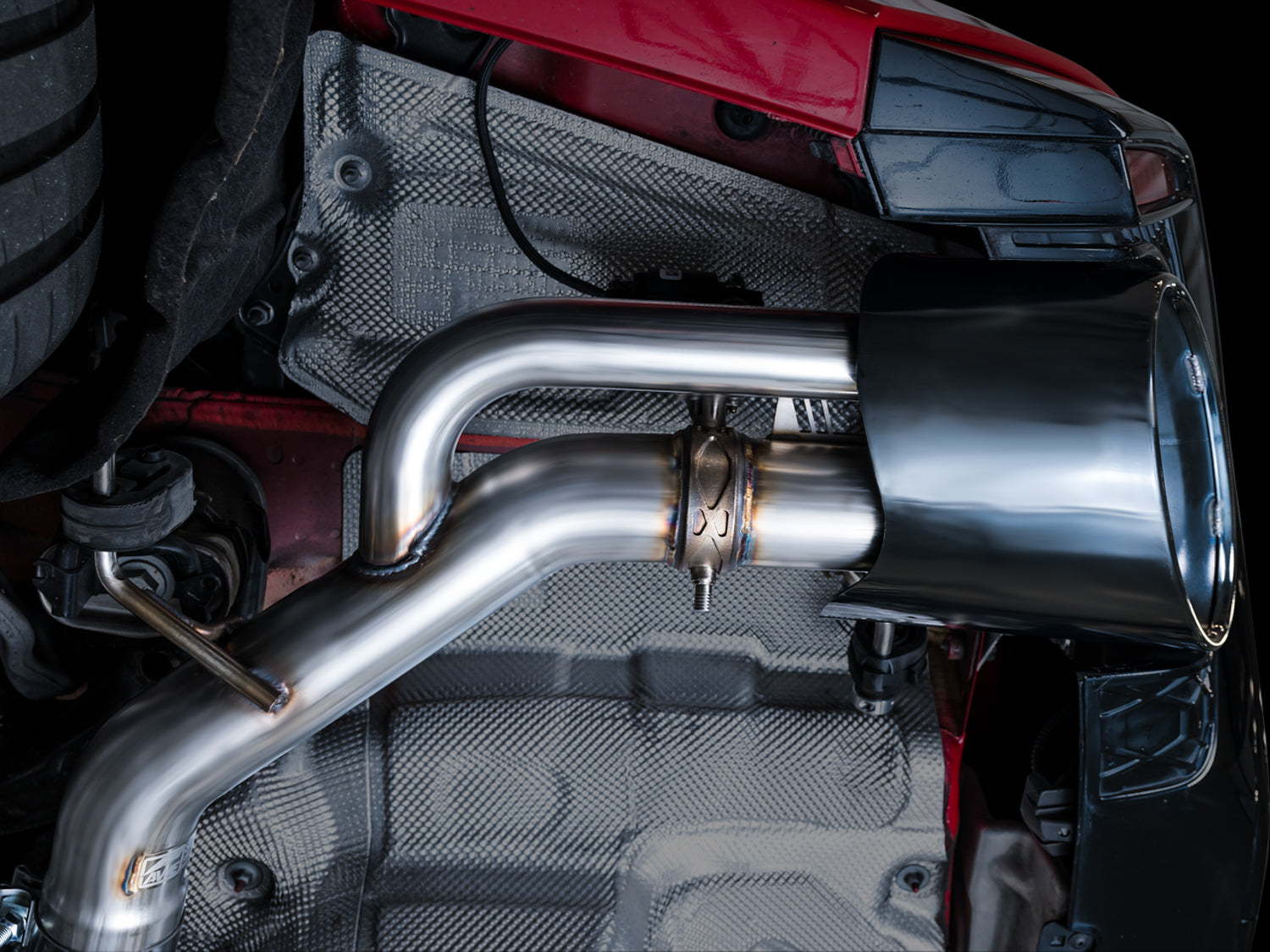 AWE SwitchPath™ Exhaust for C8 Audi RS 6/RS 7 - Diamond Black RS-style Tips - Mounted