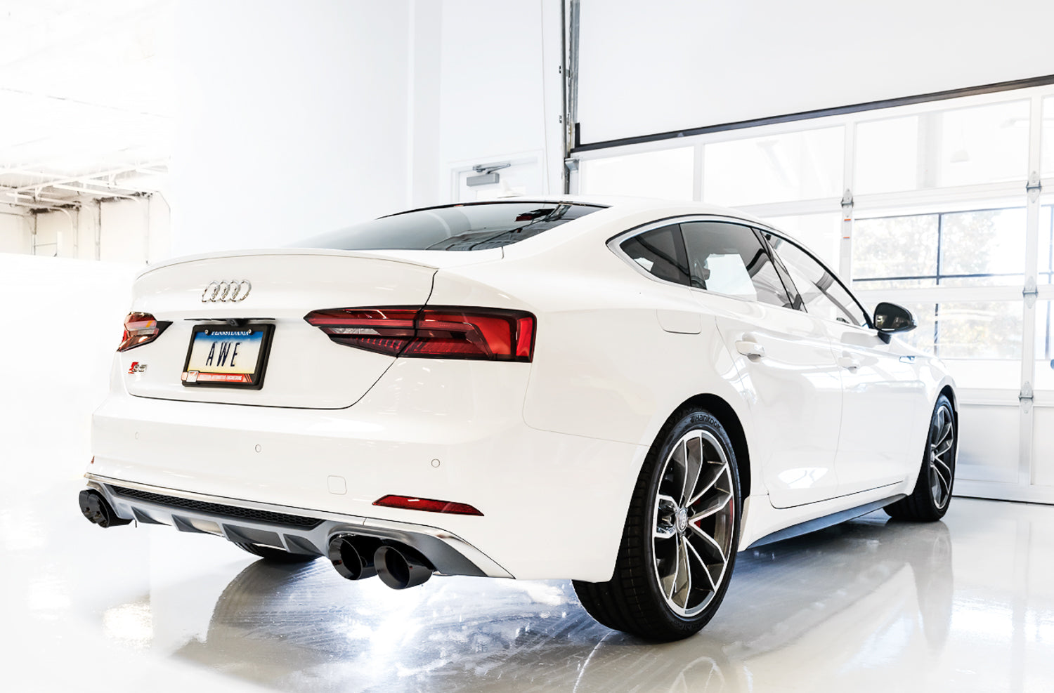 AWE Track Edition Exhaust for Audi B9 S4 - Non-Resonated - Diamond Black 102mm Tips - Mounted