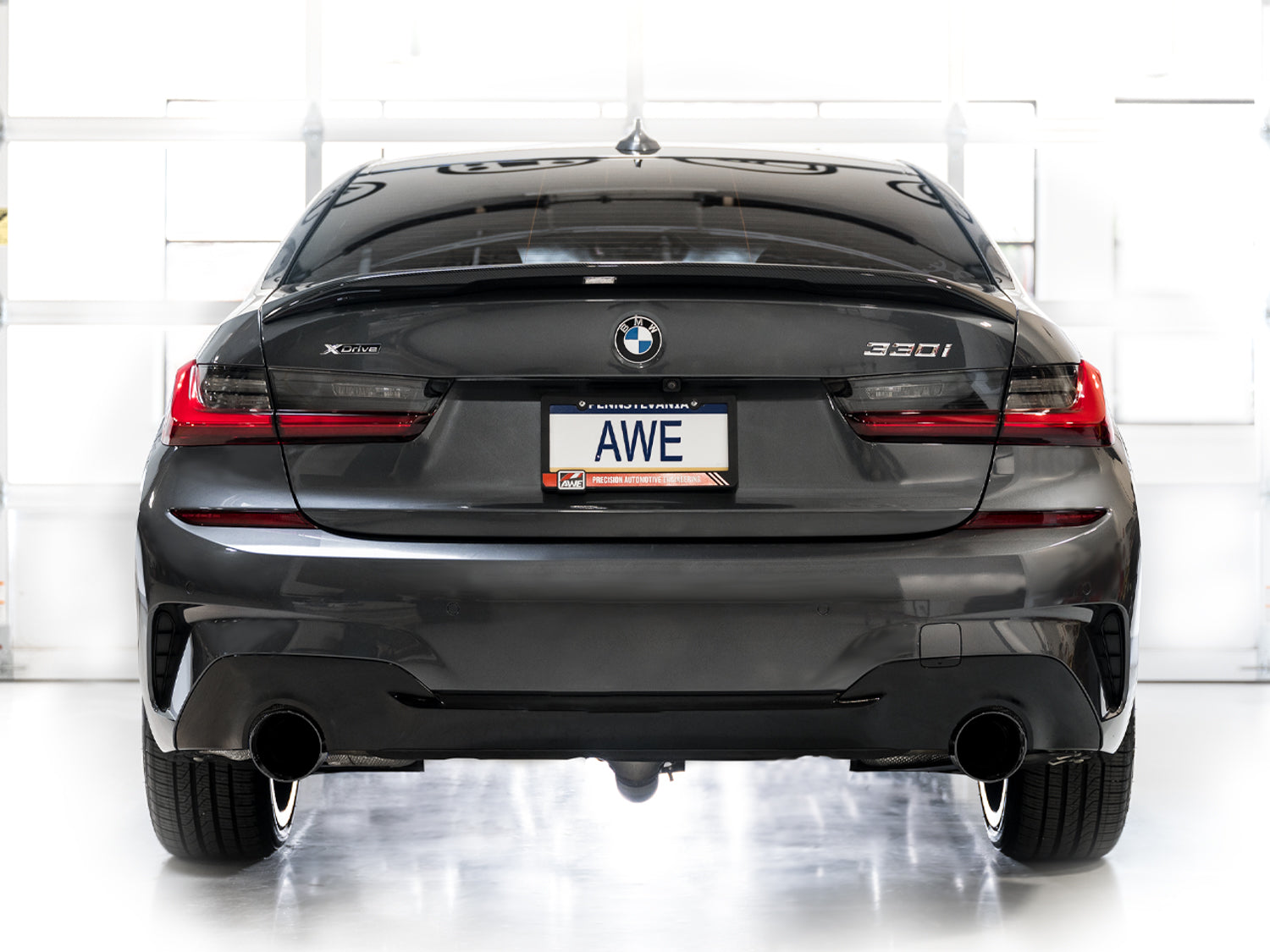 AWE Track Edition Axleback Exhaust for BMW G2X 330i/430i - Diamond Black - Mounted