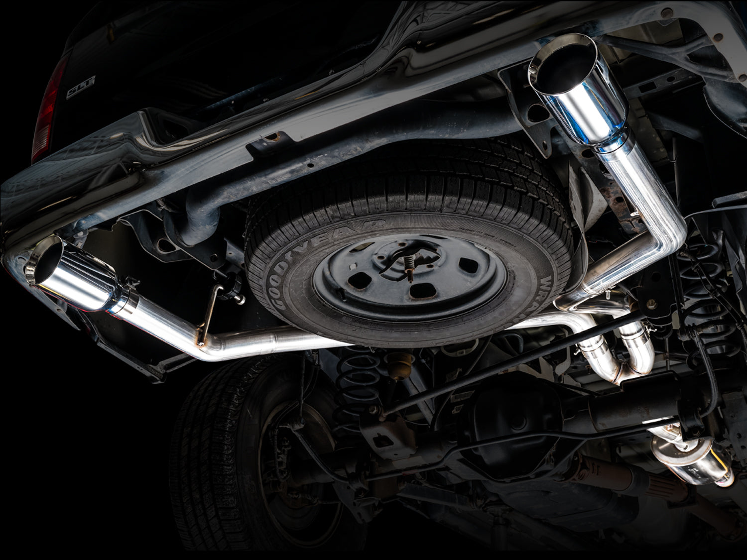 AWE 0FG Dual Rear Exit Catback for 4th Gen RAM 1500 5.7L (without bumper cutouts) - Chrome Silver Tips - Mounted