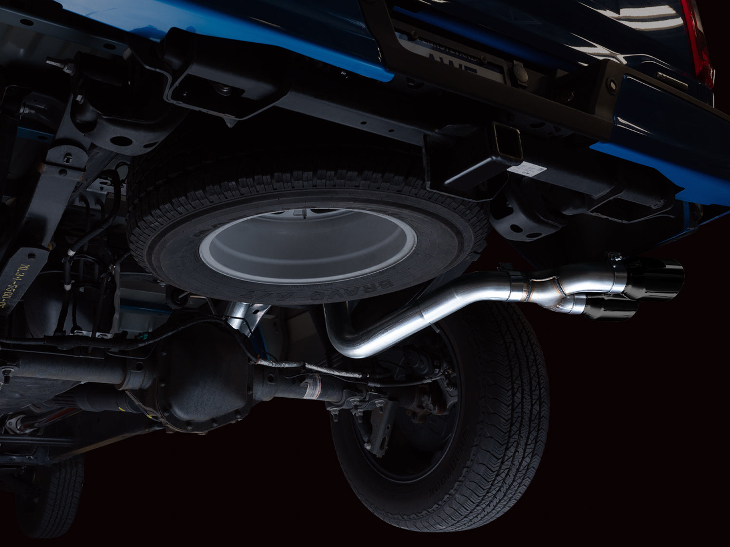 AWE 0FG Dual Side Exit Exhaust for '21+ Ford F-150 - 4.5" Diamond Black Tips - Mounted