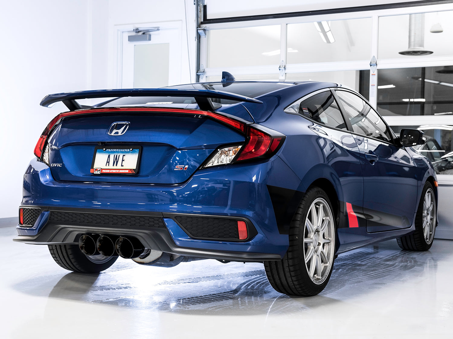AWE Dual-to-Triple Tip Conversion for 10th Gen Civic Si - Diamond Black Tip (AWE Exhaust required) - Mounted