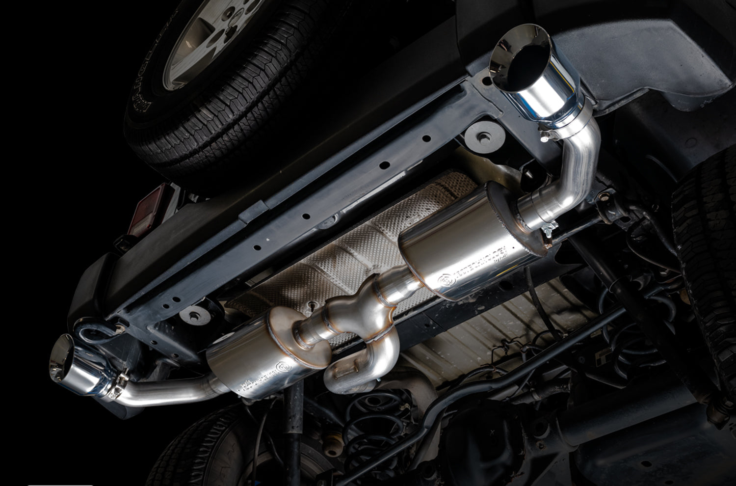 AWE Tread Edition Axleback Dual Exhaust for Jeep JK/JKU 3.6L - Chrome Silver Tips - Mounted