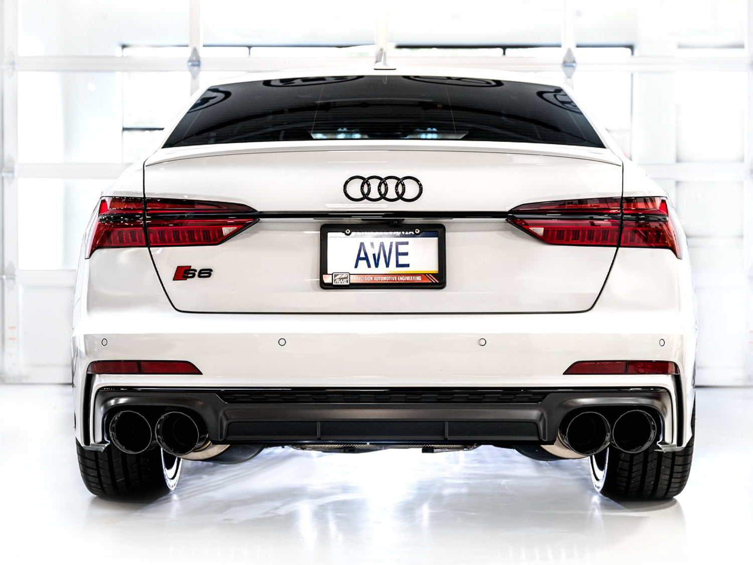 AWE Touring Edition Exhaust for Audi C8 S6/S7 - Diamond Black Tips - Mounted