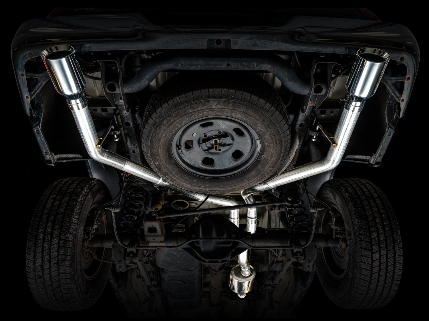AWE 0FG Dual Rear Exit Catback for 4th Gen RAM 1500 5.7L (without bumper cutouts) - Chrome Silver Tips - Mounted