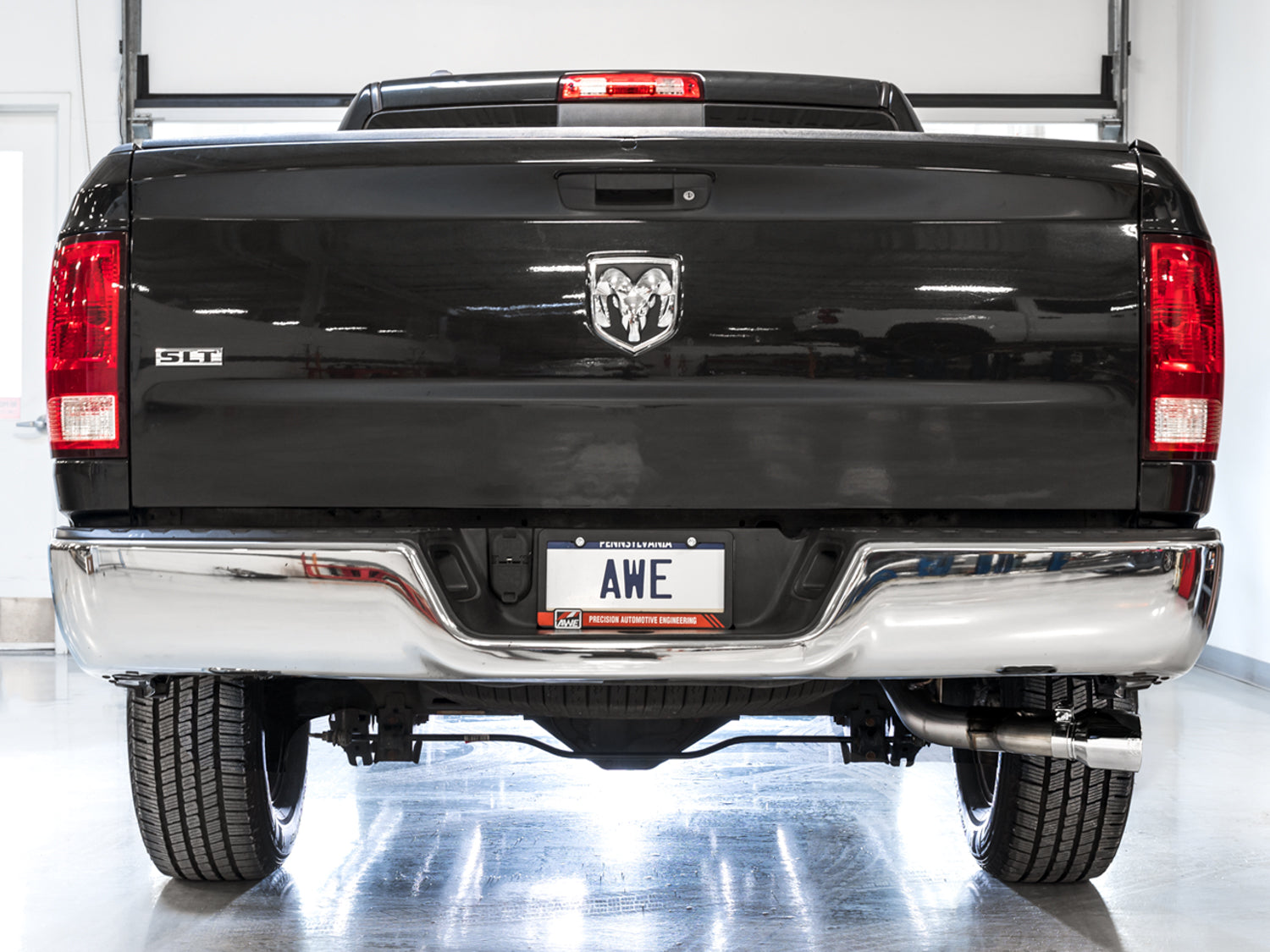 AWE 0FG Single Side Exit Catback Exhaust for 4th Gen RAM 1500 5.7L (without bumper cutouts) - Dual Chrome Tips - Mounted