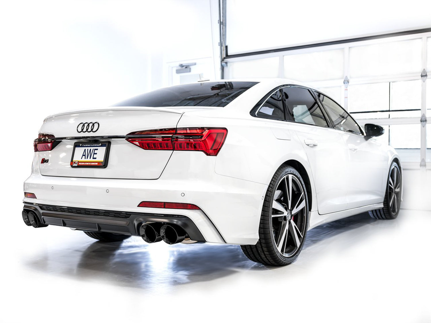 AWE Touring Edition Exhaust for Audi C8 S6/S7 - Diamond Black Tips - Mounted