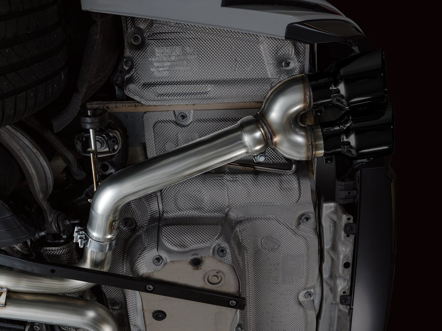 AWE Track Edition Exhaust for Audi C8 S6/S7 - Diamond Black Tips - Mounted