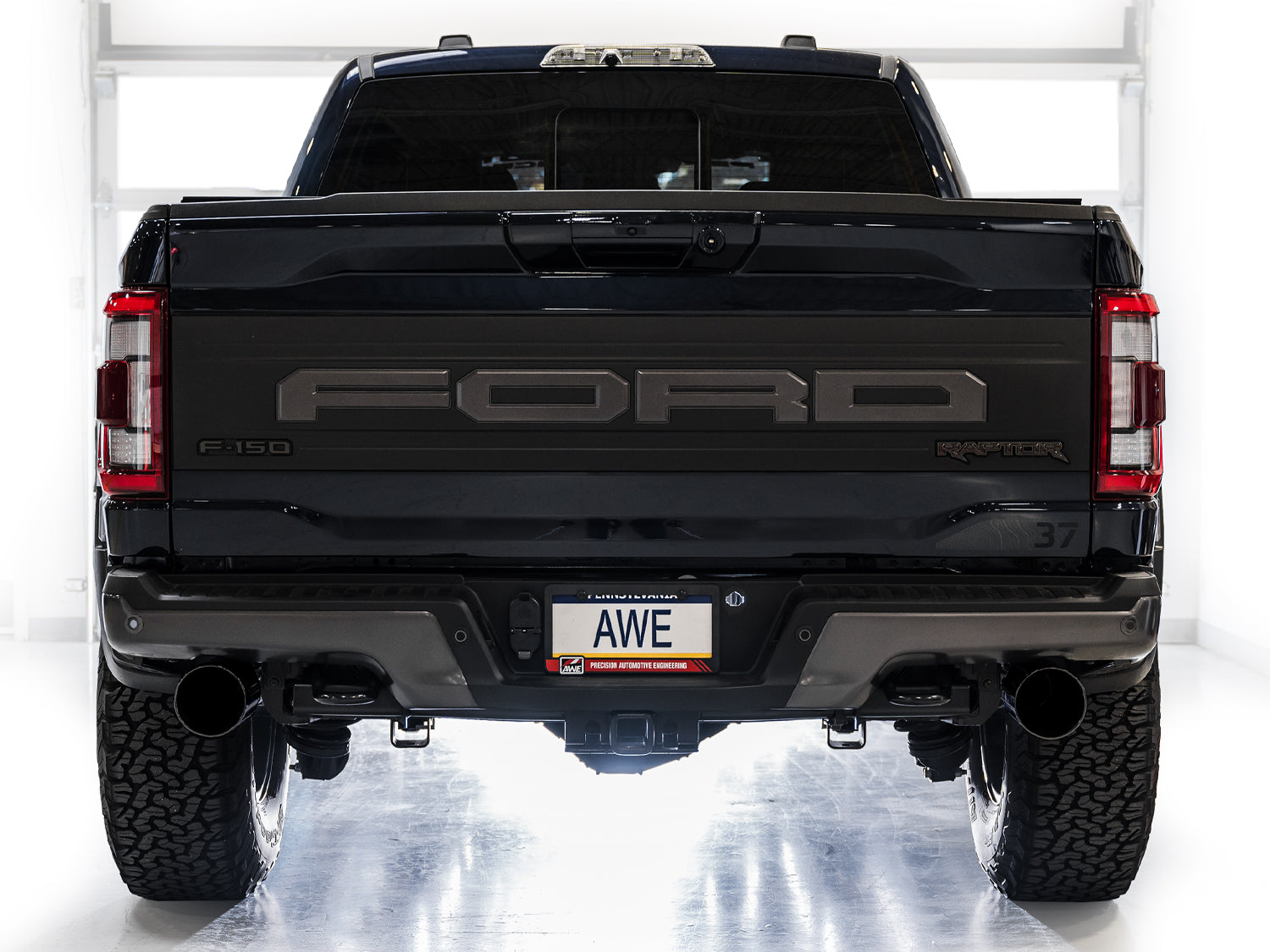 AWE SwitchPath™ Exhaust for Gen 3 Raptor - Diamond Black Tip - Mounted