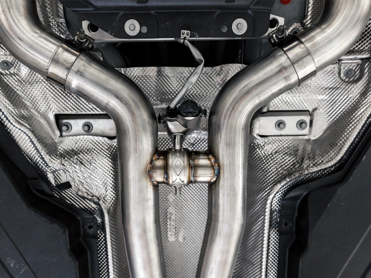 AWE SwitchPath™ Exhaust System for '19-'21 Mercedes-Benz W205 AMG C63/S Sedan - Dynamic Performance Exhaust cars (no tips) - Close Up