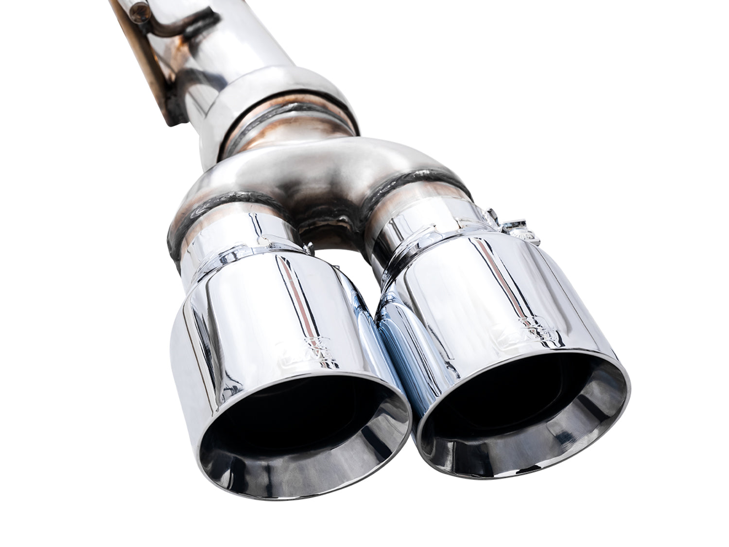 AWE 0FG Catback Split Rear Exit Exhaust for 4th Gen Silverado/Sierra 1500 5.3L (With Bumper Cutouts) - Quad Chrome Silver Tips - Close Up