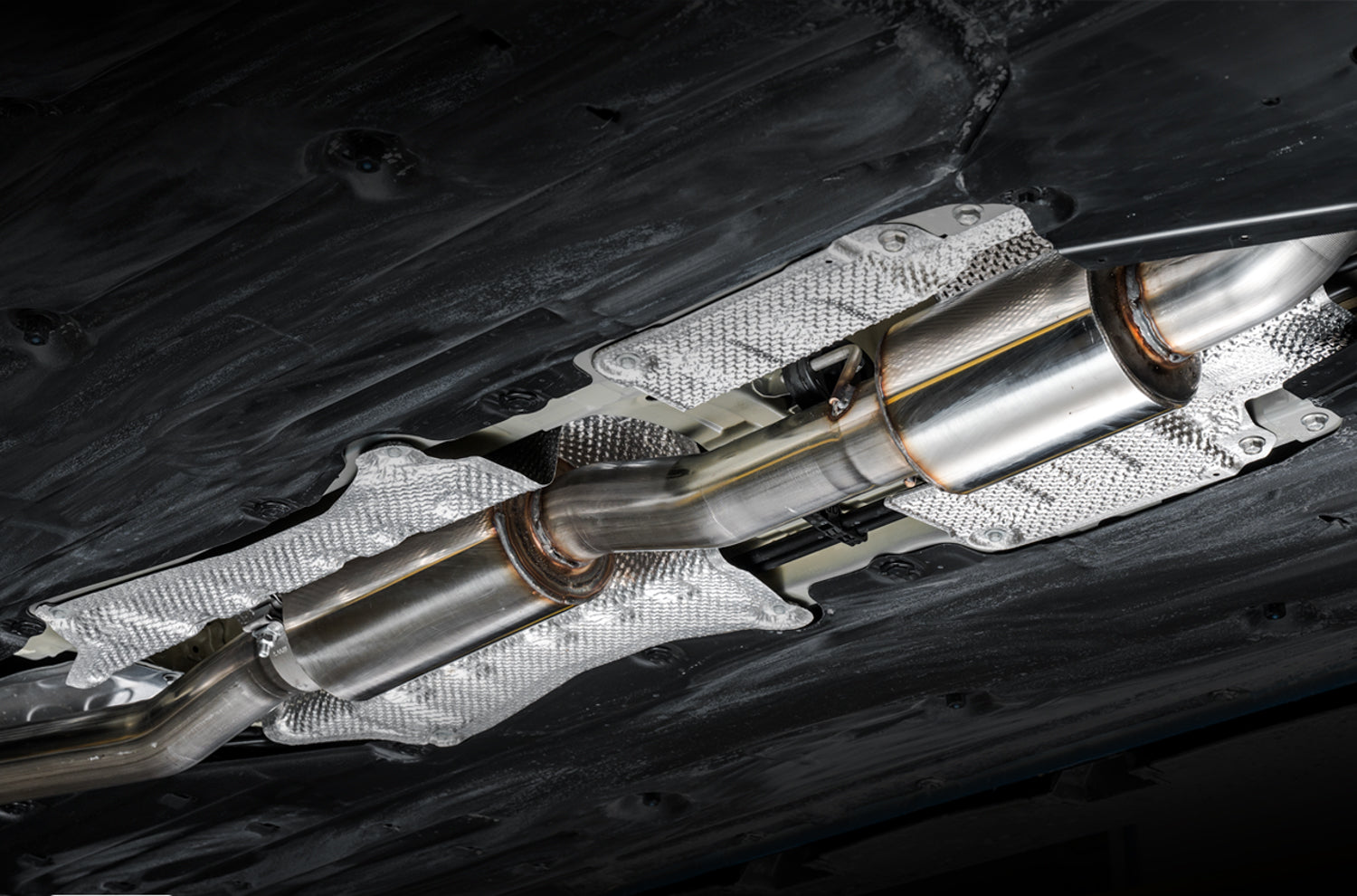 AWE Touring Edition Exhaust for FK8 Civic Type R (includes Front Pipe and DualPhase Mid Pipe) - Triple Diamond Black Tips - Mounted