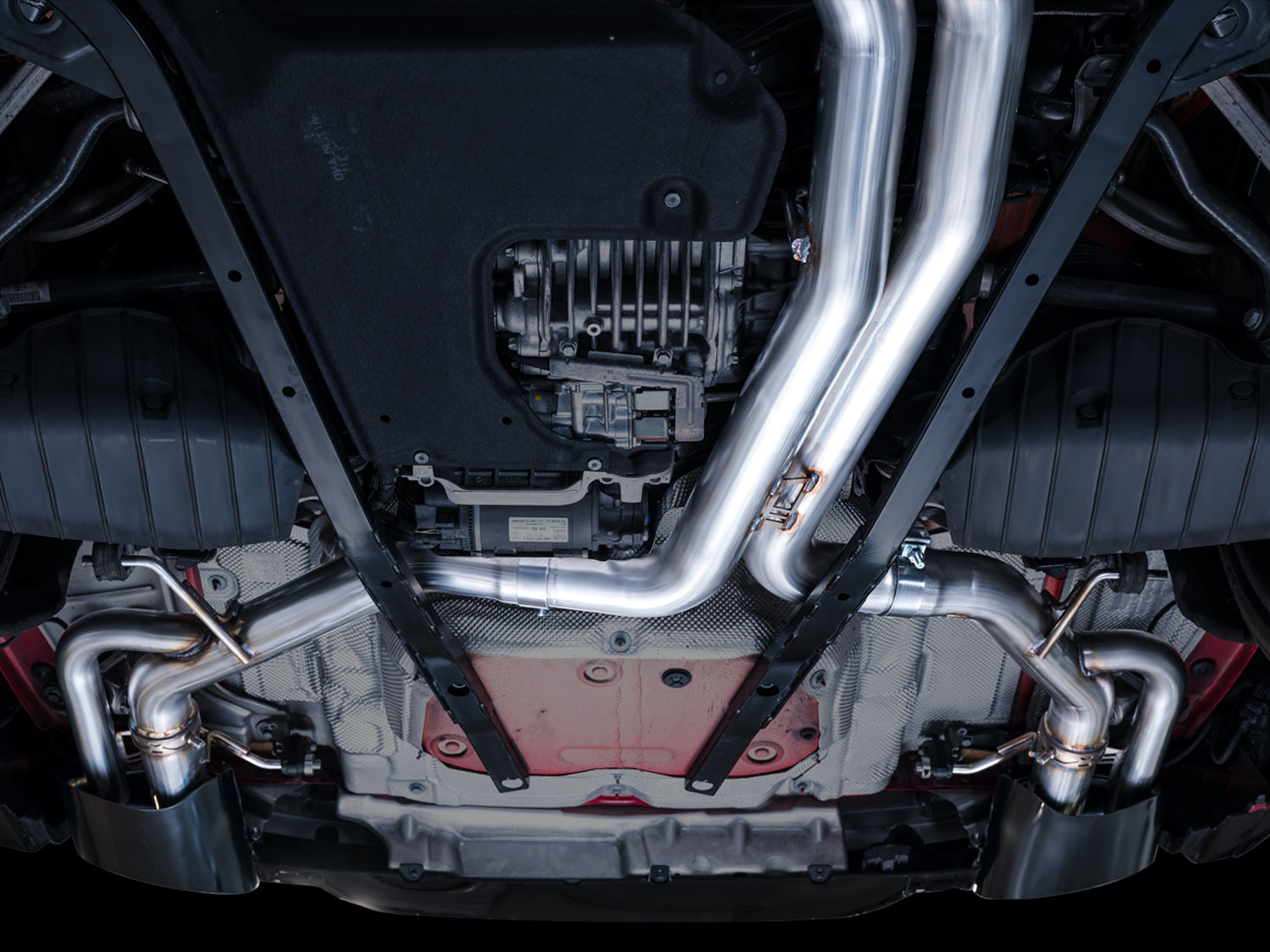 AWE SwitchPath™ Exhaust for C8 Audi RS 6/RS 7 - Diamond Black RS-style Tips - Mounted