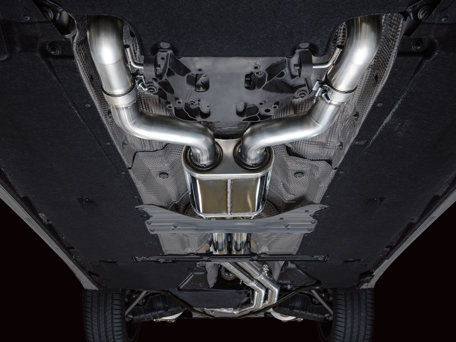 AWE Touring Edition Exhaust for Audi C8 S6/S7 - Diamond Black Tips - Mounted