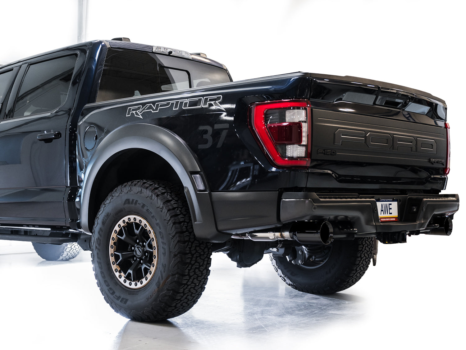 AWE SwitchPath™ Exhaust for Gen 3 Raptor - Diamond Black Tip - Mounted